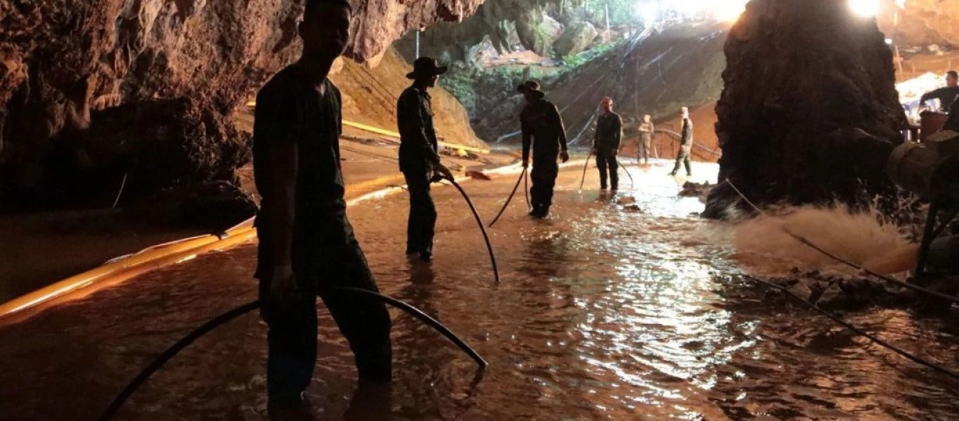 Πόσο επικίνδυνη ήταν η επιχείρηση στο σπήλαιο της Ταϊλάνδης: Τι είπε δύτης του αμερικανικού Ναυτικού